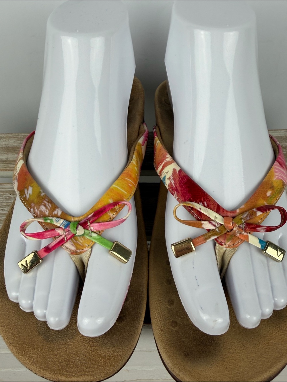 Vionic Bella Il thong sandals colorful floral printed strap decorative bow Sz 6